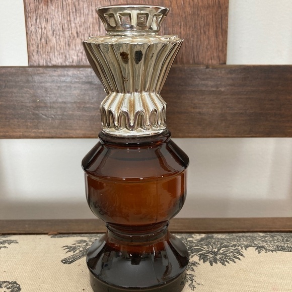 Vintage  Avon Chess Piece Queen After Shave Bottle. Mostly full - Picture 2 of 6